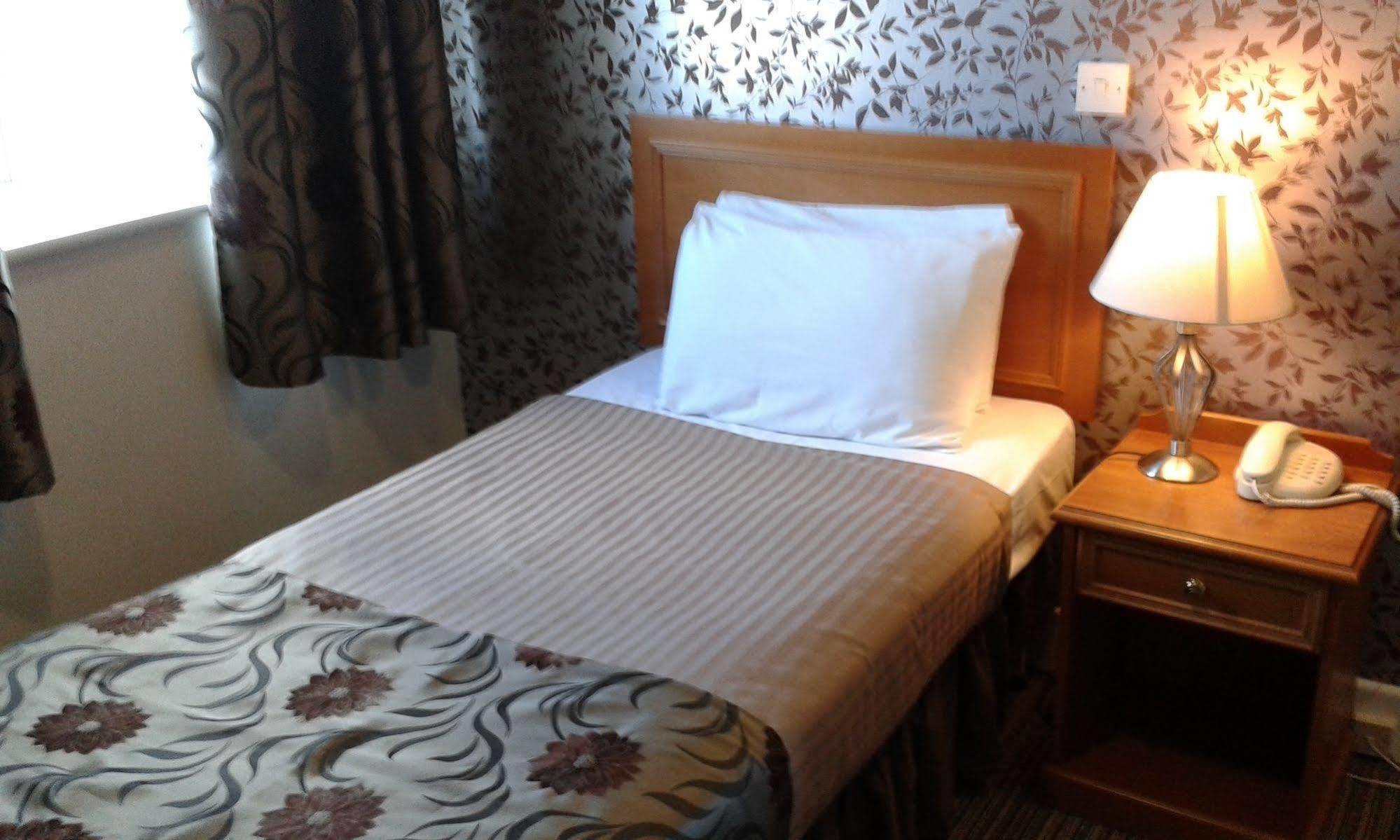 The Croham Hotel Борнмът Екстериор снимка